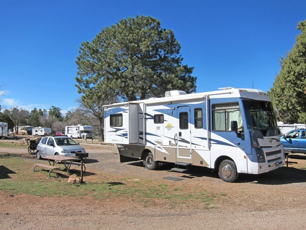 Camping-car dans un camping de parc national