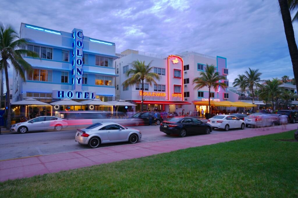 Ocean Drive et ses façades Art déco, Miami